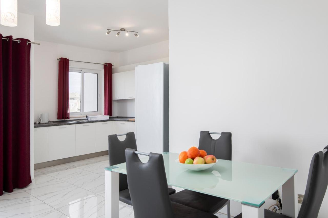 Sea View Apartment 2 Bedrooms 2 Bathrooms, 2 Minutes Away From The Sea San Julián Exterior foto